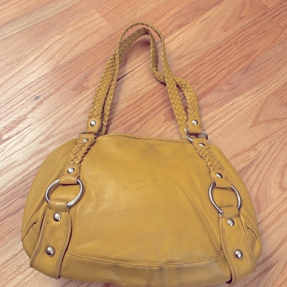 Banana Republic 100% leather shoulder bag Mustard Yellow silver hardware Y2K - Picture 2 of 12